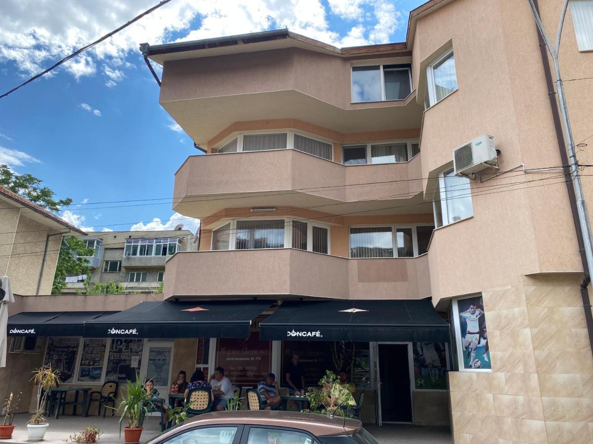 Стаи За Гости Маринови Provadiya Exterior photo