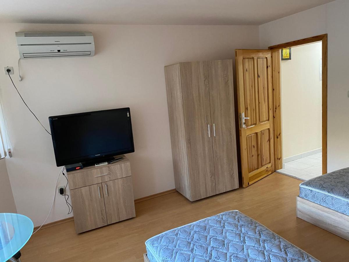 Стаи За Гости Маринови Provadiya Exterior photo