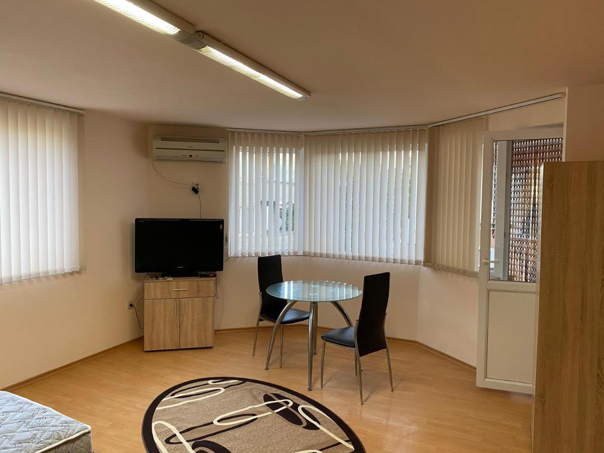 Стаи За Гости Маринови Provadiya Exterior photo