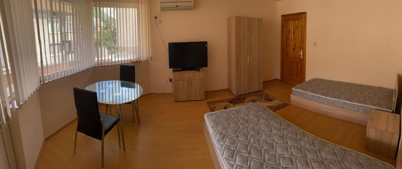 Стаи За Гости Маринови Provadiya Exterior photo